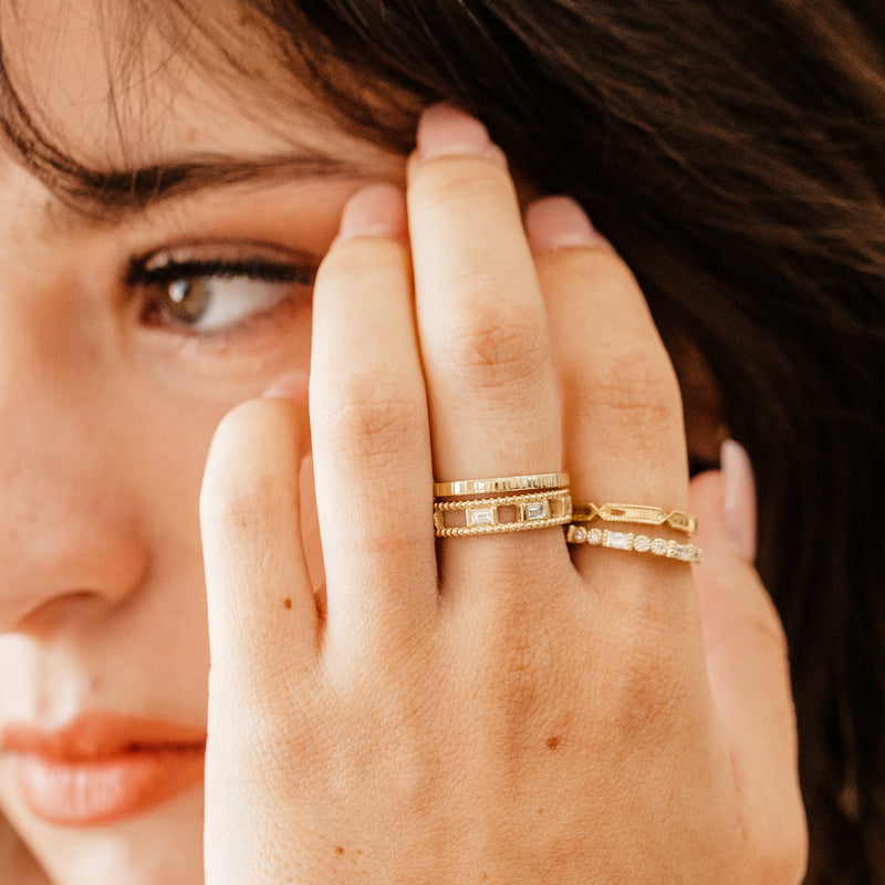 Baguette and round diamond milgrain bezel band