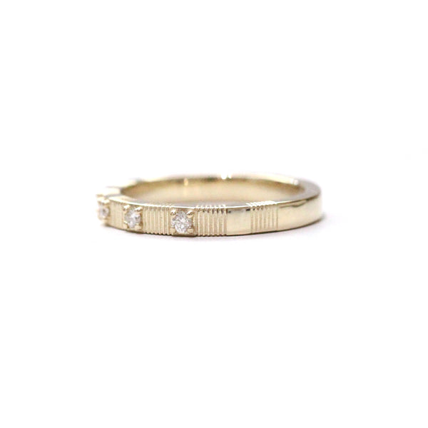 Etched line diamond band