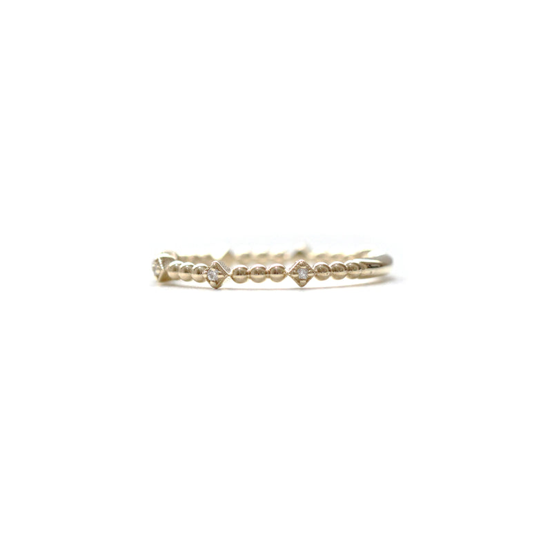 Alternating rhombus shaped diamond and beaded band