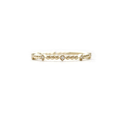 Alternating rhombus shaped diamond and beaded band