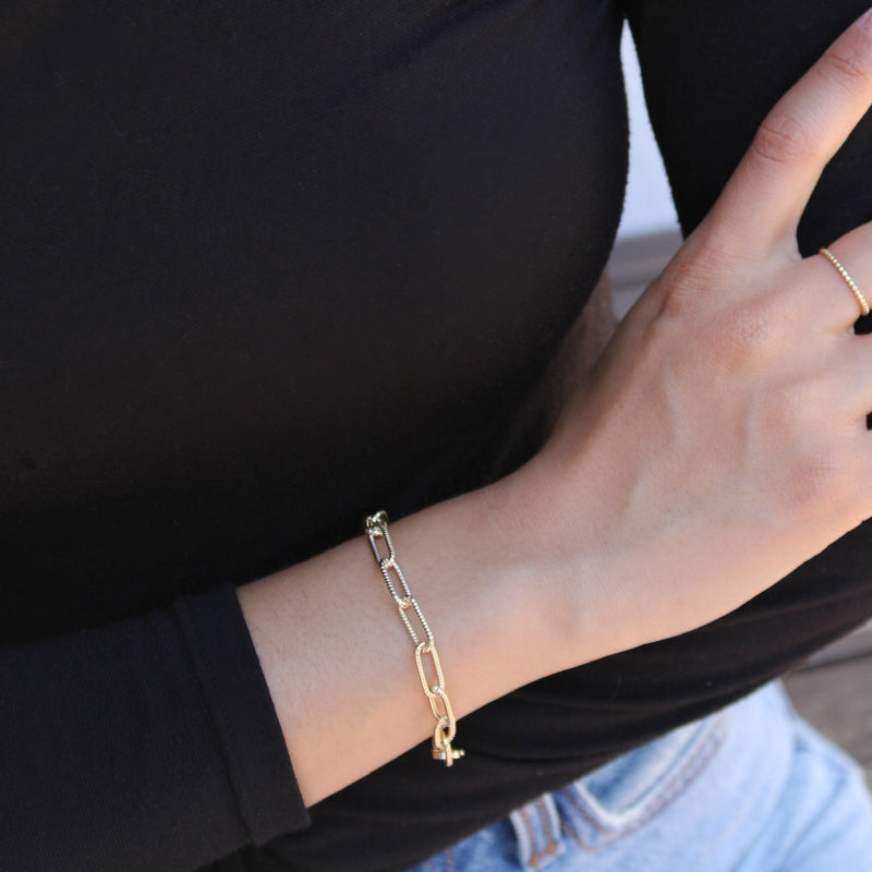 Rounded Textured Paperclip Bracelet
